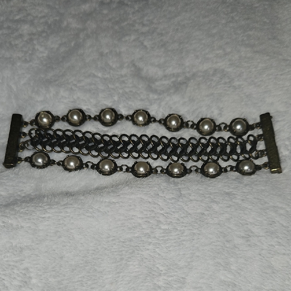 Elegant Black and Silver Bracelet